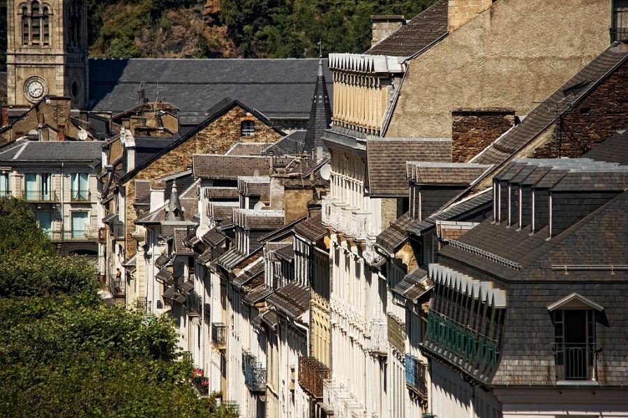 Facades sur les Allées d'Etigny à Luchon