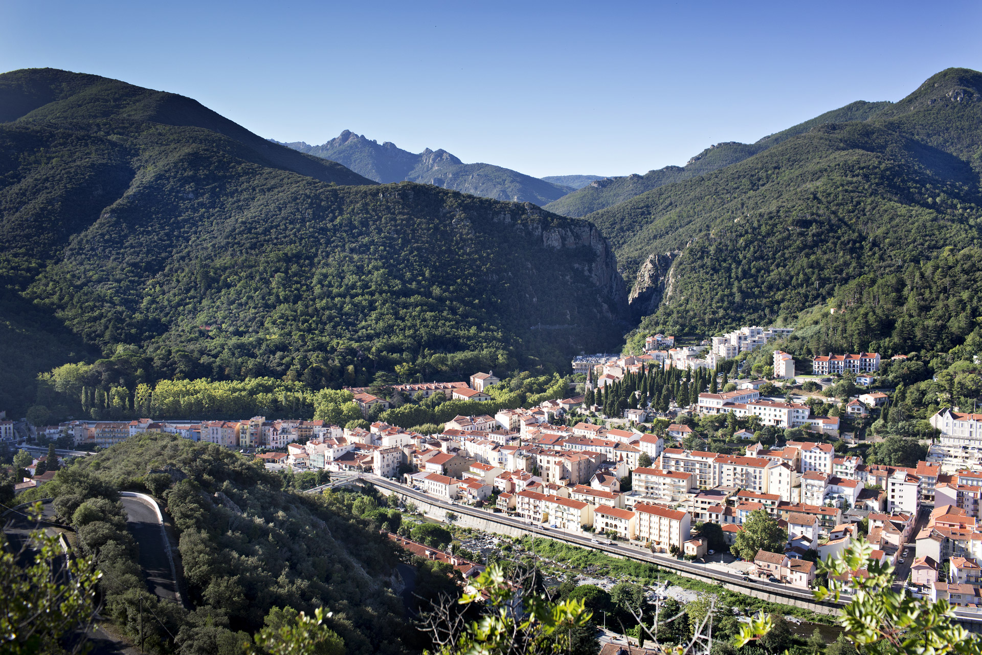 Vue aérienne du village d'Amélie les Bains